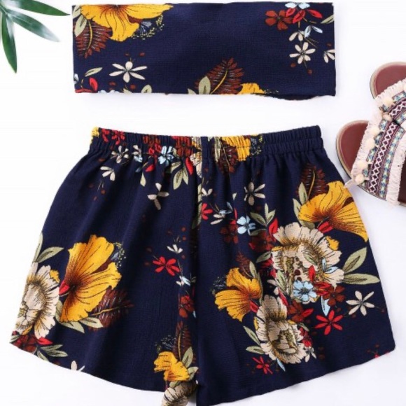 floral shorts with matching tube top - Picture 4 of 4